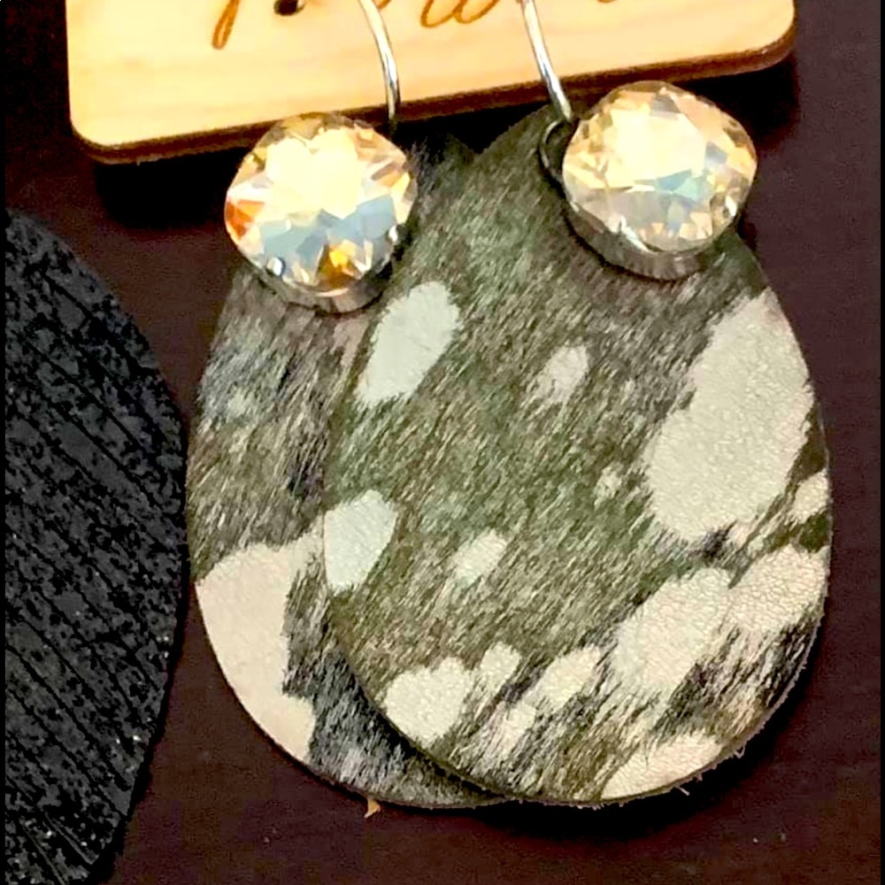 ❤️SOLD❤️ NWT Keep It Gypsy Camo Earrings